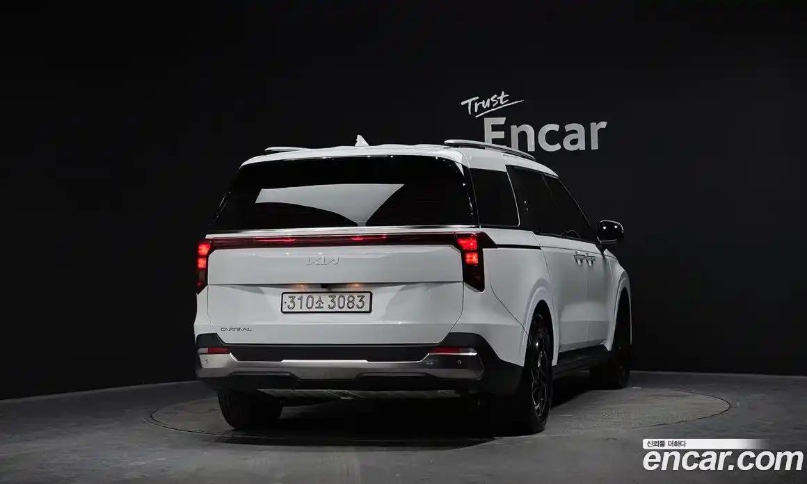 Kia Canival 2024 3.5 Автомат в Москве № 19405, фото 17