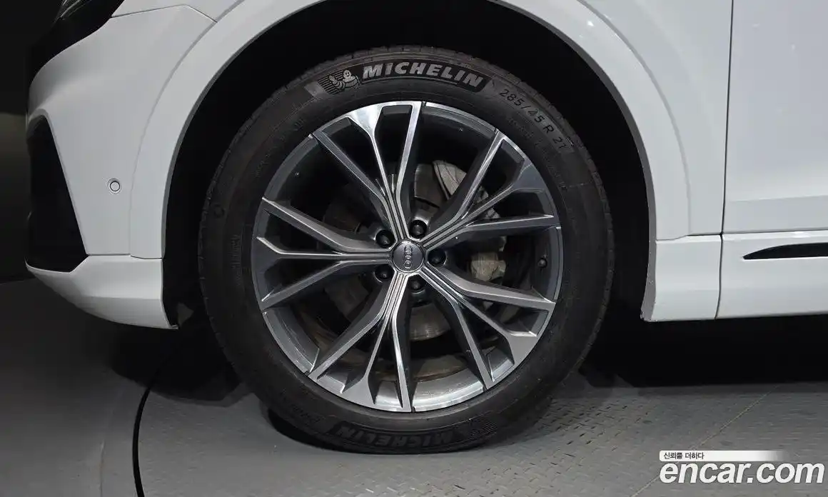 Audi Q8 2020 3.0 Автомат в Москве № 196315, фото 8