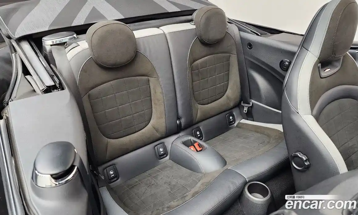 Mini Cooper Convertible 2020 2.0 Автомат в Москве № 198484, фото 12