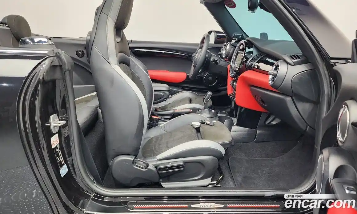 Mini Cooper Convertible 2020 2.0 Автомат в Москве № 198484, фото 14