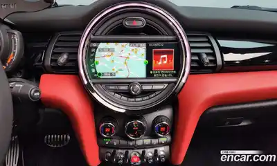 Mini Cooper Convertible 2020 2.0 Автомат в Москве № 198484, миниатюра 5