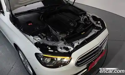 Mercedes-Benz E-Class 2023 2.0 Автомат в Москве № 204850, миниатюра 12