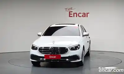 Mercedes-Benz E-Class 2023 2.0 Автомат в Москве № 204850, миниатюра 3