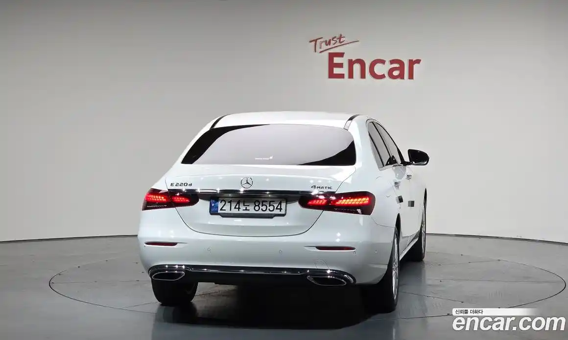 Mercedes-Benz E-Class 2023 2.0 Автомат в Москве № 204850, фото 4