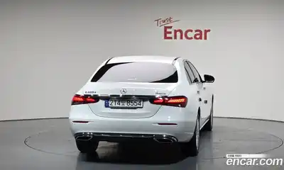 Mercedes-Benz E-Class 2023 2.0 Автомат в Москве № 204850, миниатюра 4