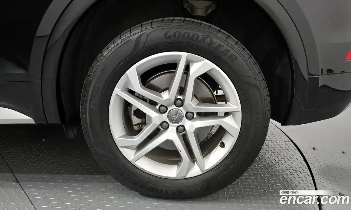 Audi Q5 2020 2.0 Автомат в Москве № 211583, фото 9