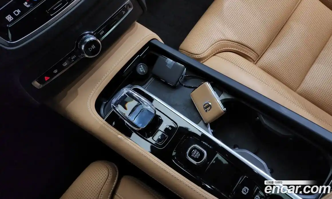 Volvo XC90 2024 2.0 Автомат в Москве № 212868, фото 17