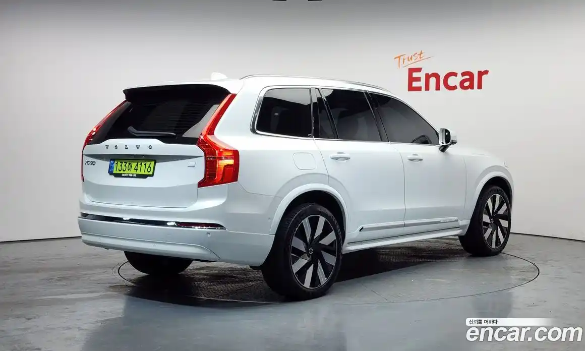 Volvo XC90 2024 2.0 Автомат в Москве № 212868, фото 3