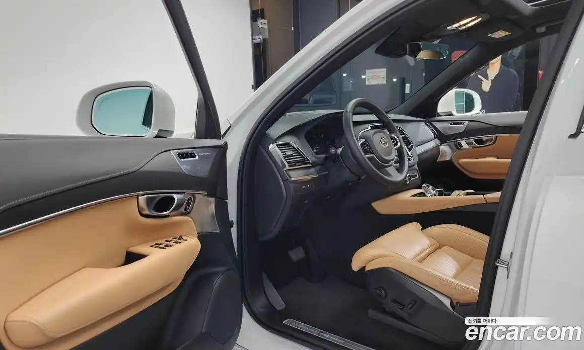 Volvo XC90 2024 2.0 Автомат в Москве № 212868, фото 9