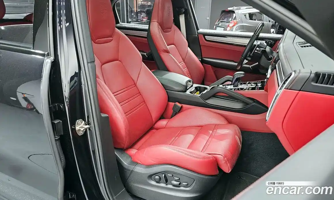 Porsche Cayenne 2022 3.0 Автомат в Москве № 213123, фото 13