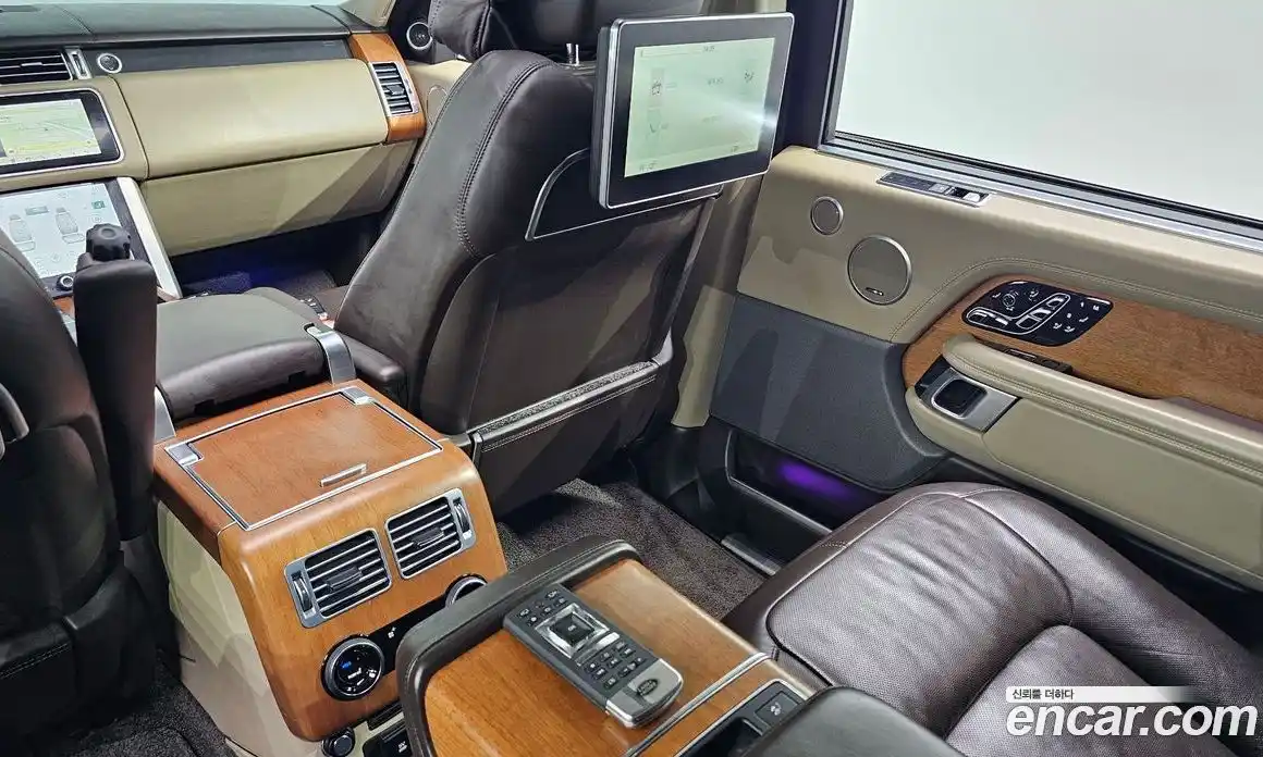 Land Rover Range-Rover 2018 4.4 Автомат в Москве № 213818, фото 12