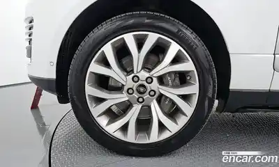 Land Rover Range-Rover 2018 4.4 Автомат в Москве № 213818, миниатюра 3