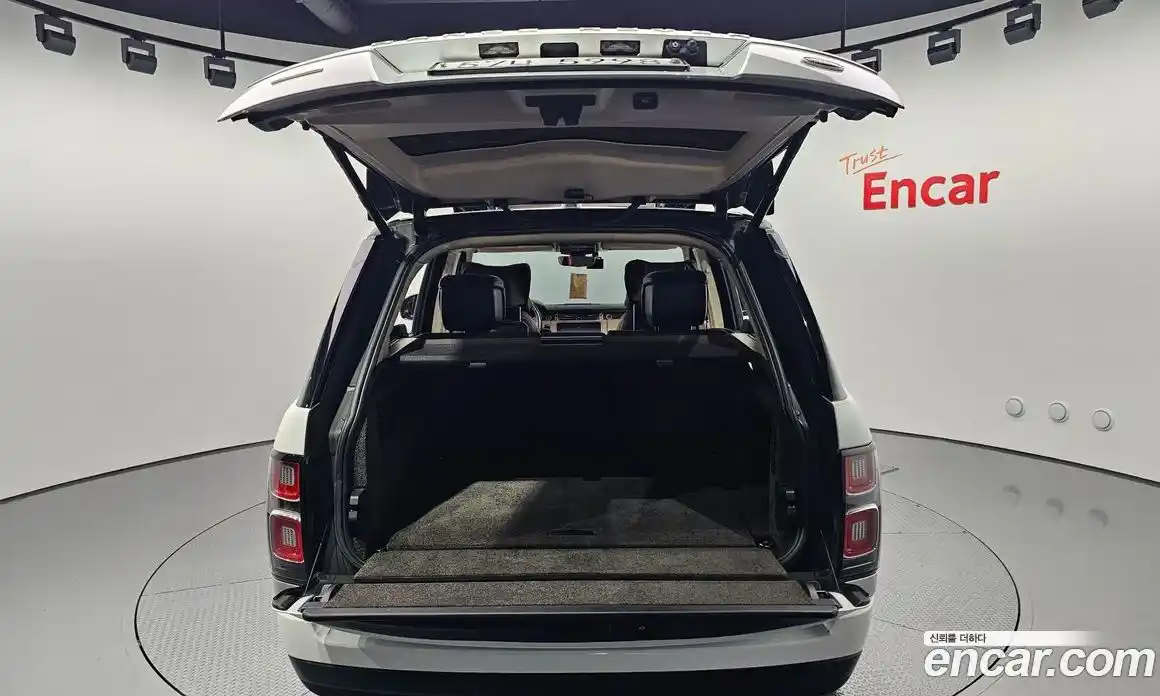 Land Rover Range-Rover 2018 4.4 Автомат в Москве № 213818, фото 4