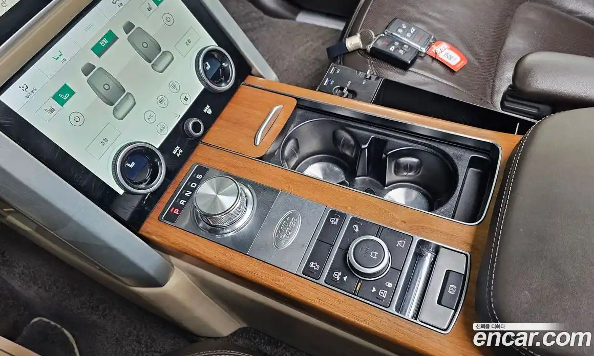 Land Rover Range-Rover 2018 4.4 Автомат в Москве № 213818, фото 10