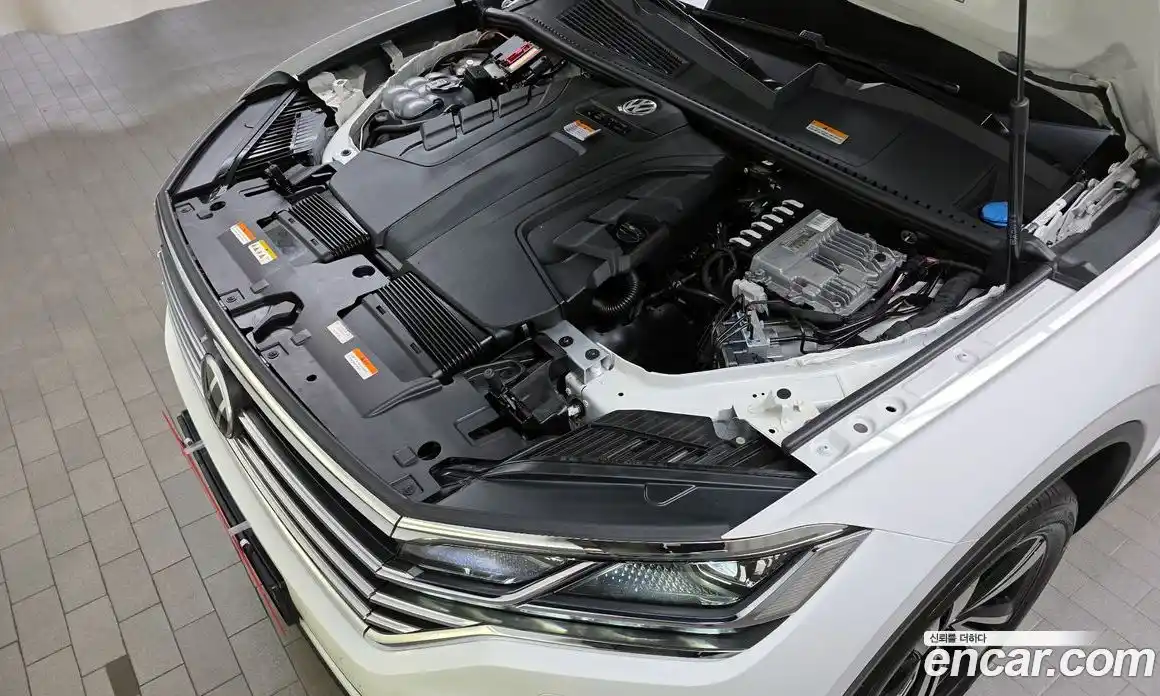 Volkswagen Touareg 2022 3.0 Автомат в Москве № 215237, фото 12