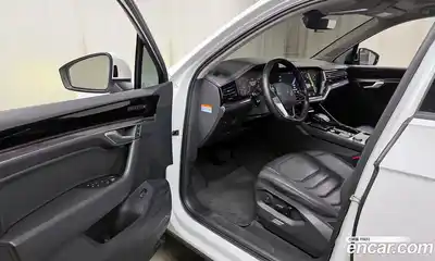 Volkswagen Touareg 2022 3.0 Автомат в Москве № 215237, миниатюра 4