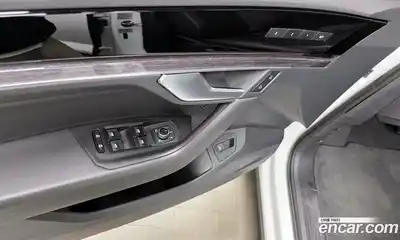 Volkswagen Touareg 2022 3.0 Автомат в Москве № 215237, миниатюра 6