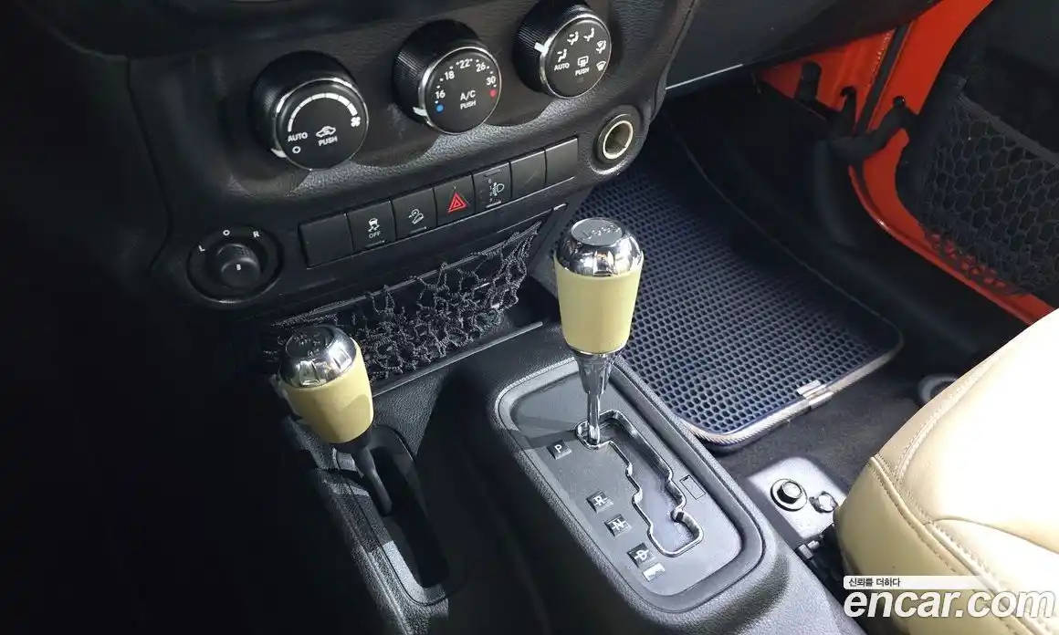 Jeep Wrangler 2015 2.8 Автомат в Москве № 232552, фото 7