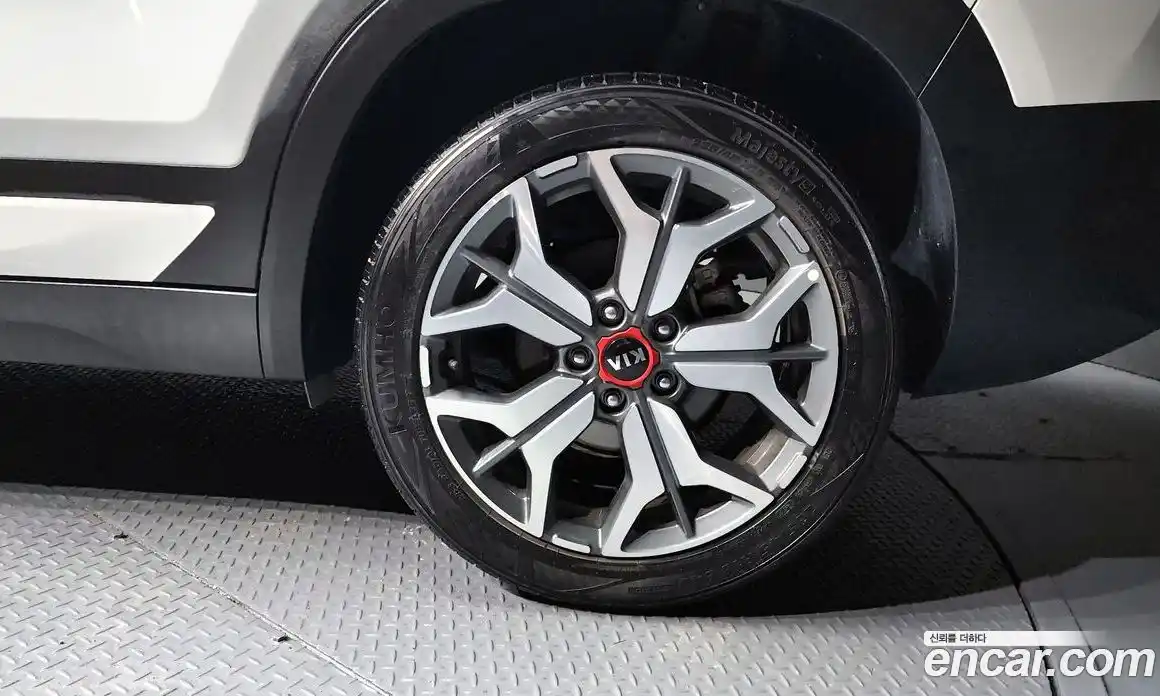 Kia Seltos 2021 1.6 Автомат в Москве № 287914, фото 18