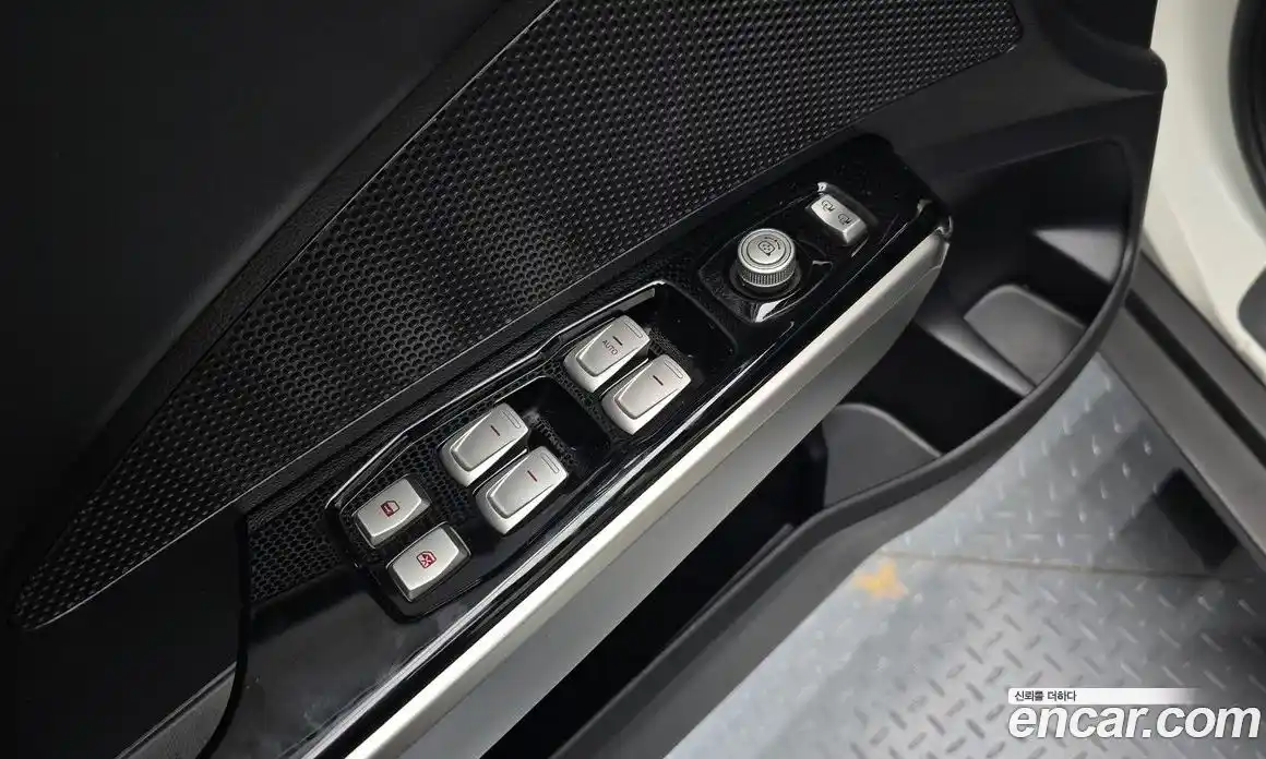 SsangYong TIBOLI 2016 1.6 Автомат в Москве № 29804, фото 14