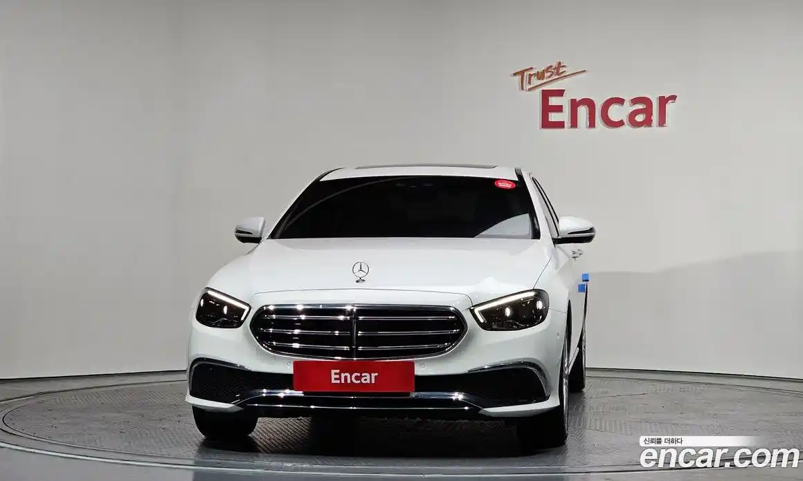 Mercedes-Benz E-Class 2023 2.0 Автомат в Москве № 308635, фото 4