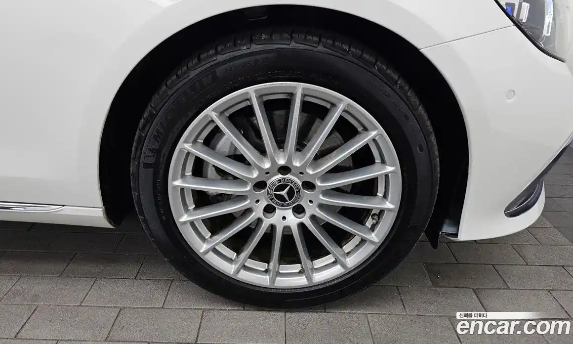 Mercedes-Benz E-Class 2023 2.0 Автомат в Москве № 308635, фото 9