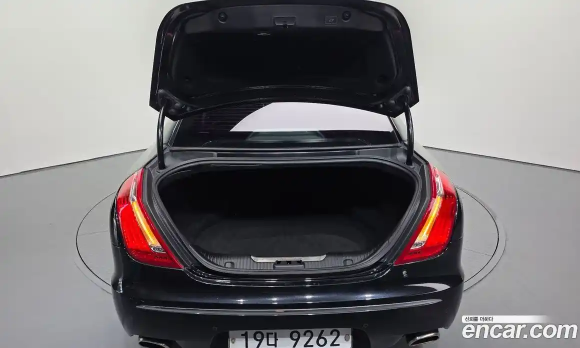 Jaguar XJ 2013 3.0 Автомат в Москве № 335837, фото 11