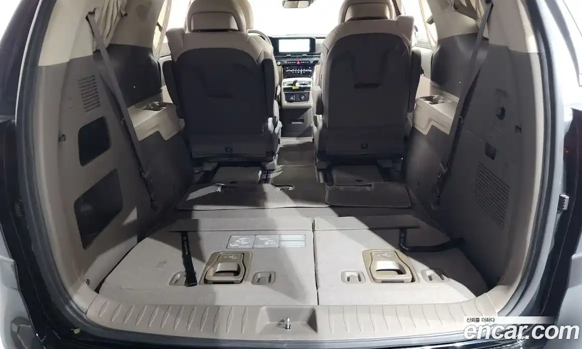 Kia Canival 2023 3.5 Автомат в Москве № 337044, фото 13