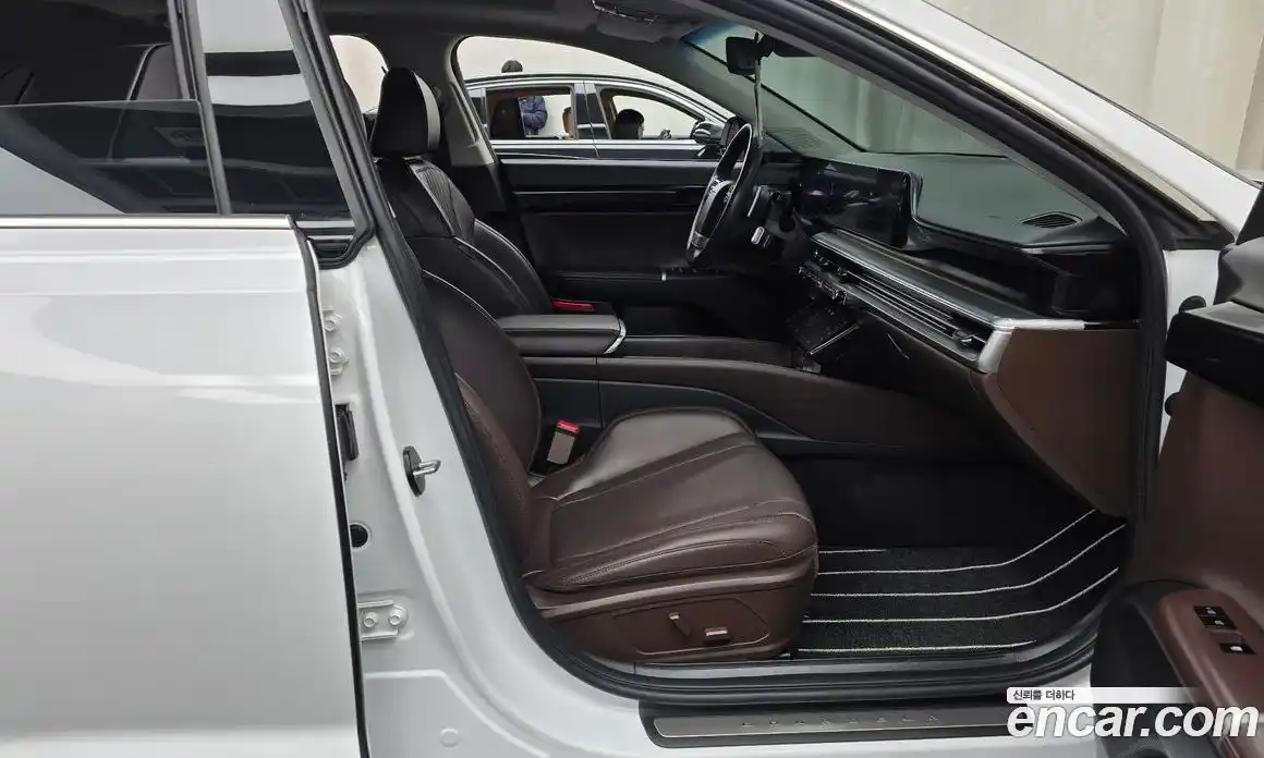 Hyundai Grandeur 2023 2.5 Автомат в Москве № 50152, фото 17