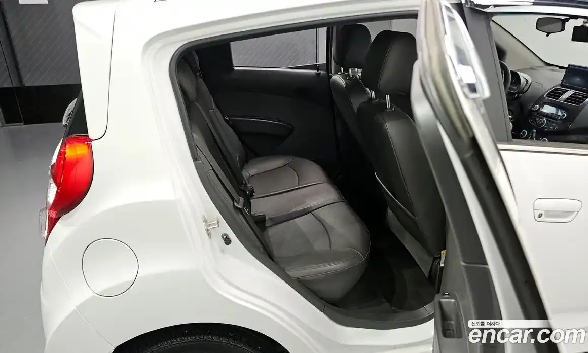 Chevrolet Spark 2014 1.0 Механическая в Москве № 103712, фото 12