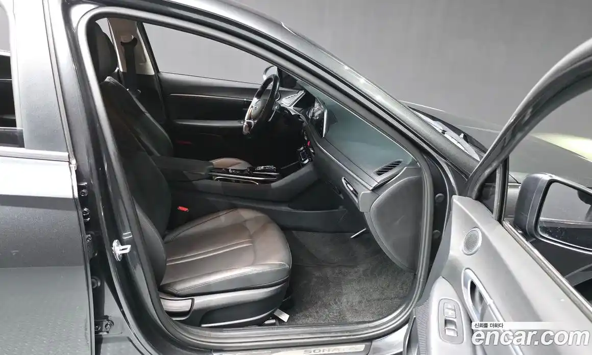 Hyundai Sonata 2020 2.0 Автомат в Москве № 112033, фото 2