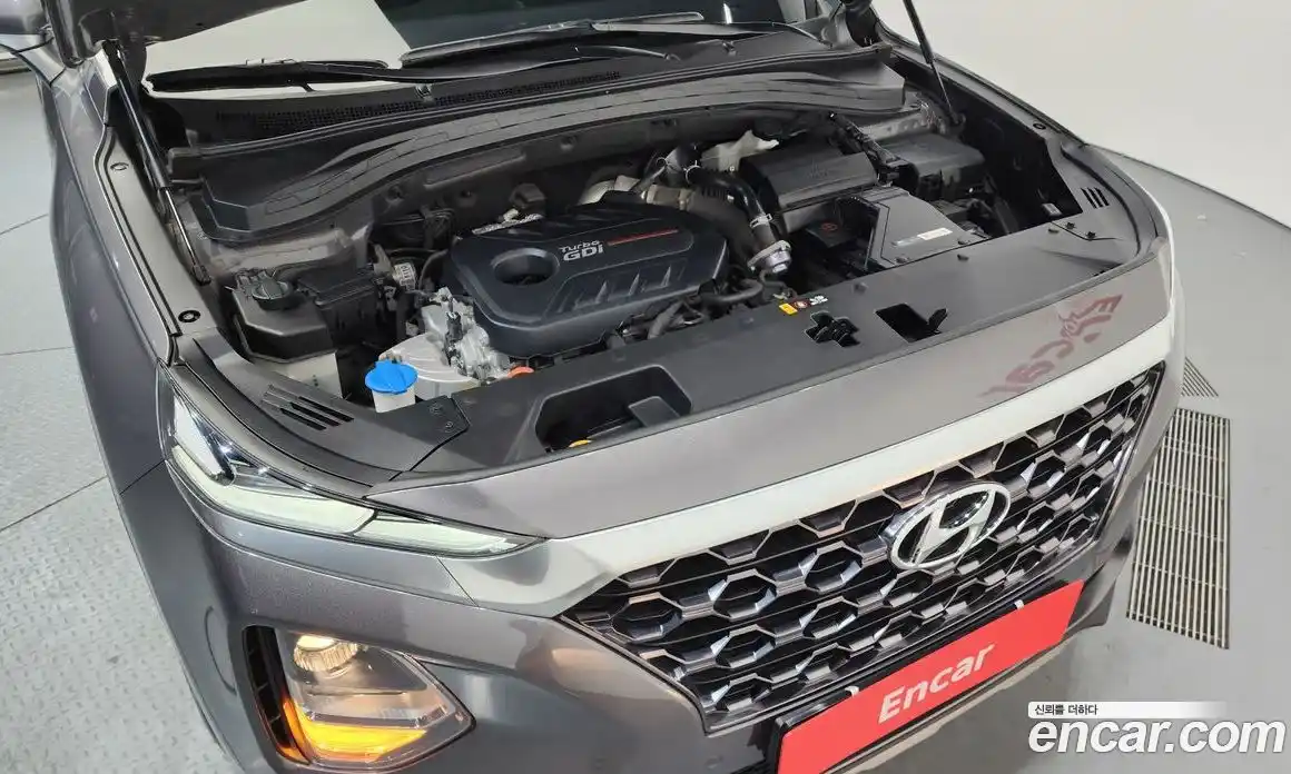 Hyundai Santa Fe 2020 2.0 Автомат в Москве № 112064, фото 16