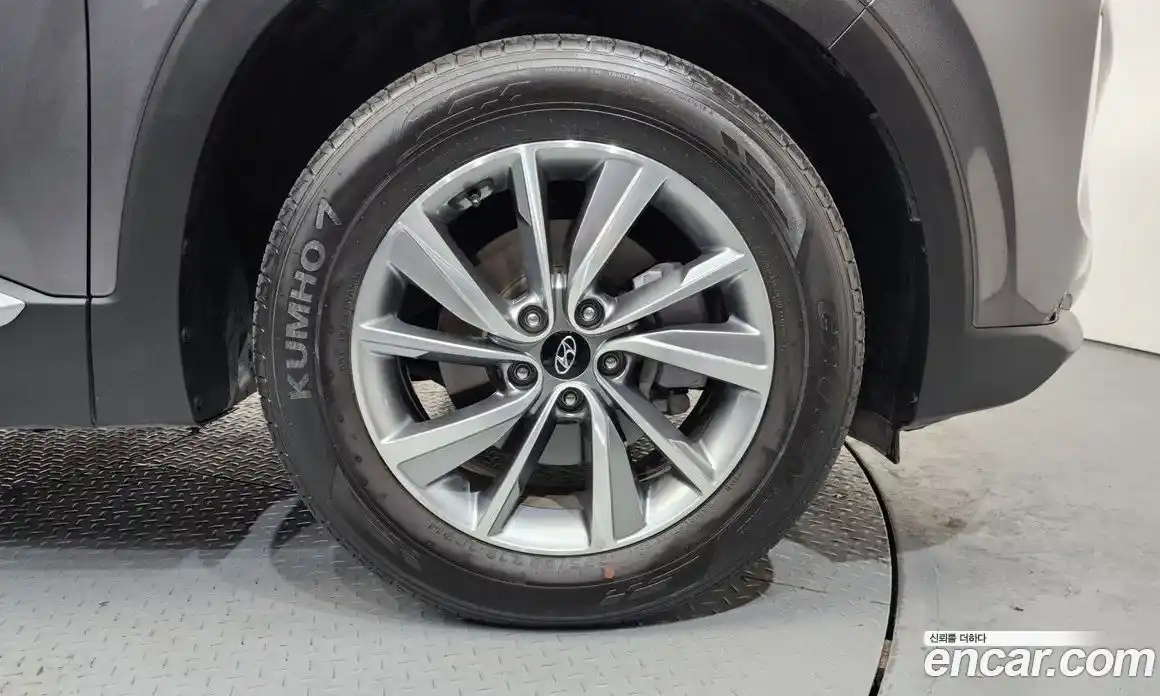 Hyundai Santa Fe 2020 2.0 Автомат в Москве № 112064, фото 3