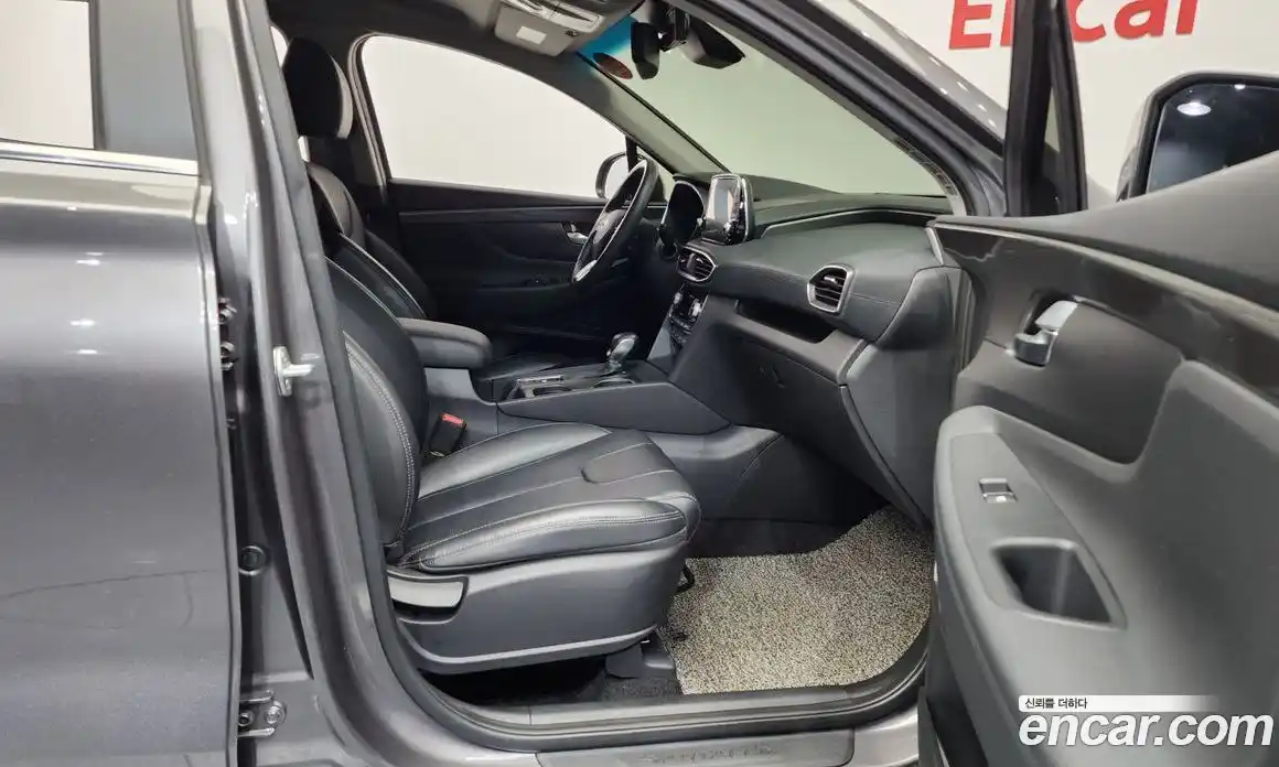 Hyundai Santa Fe 2020 2.0 Автомат в Москве № 112064, фото 8