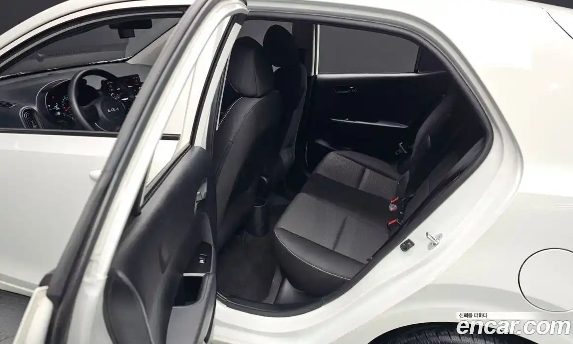 Kia Morning 2022 1.0 Автомат в Москве № 114531, фото 11