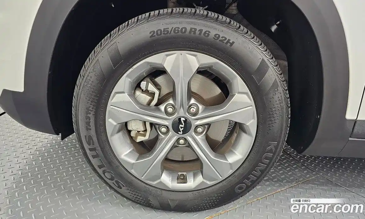 Kia Seltos 2023 1.6 Автомат в Москве № 120577, фото 7