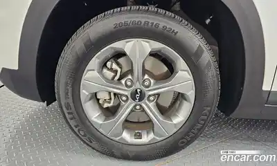 Kia Seltos 2023 1.6 Автомат в Москве № 120577, миниатюра 7