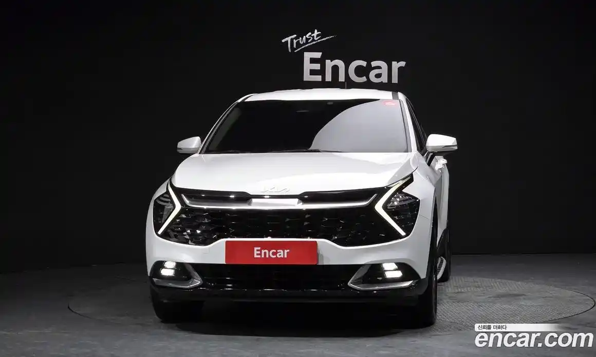 Kia Sportage 2023 1.6 Автомат в Москве № 121642, фото 1