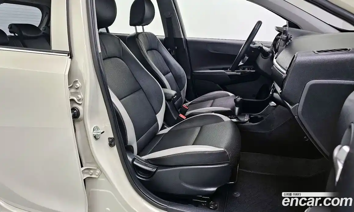 Kia Morning 2023 1.0 Автомат в Москве № 128800, фото 15