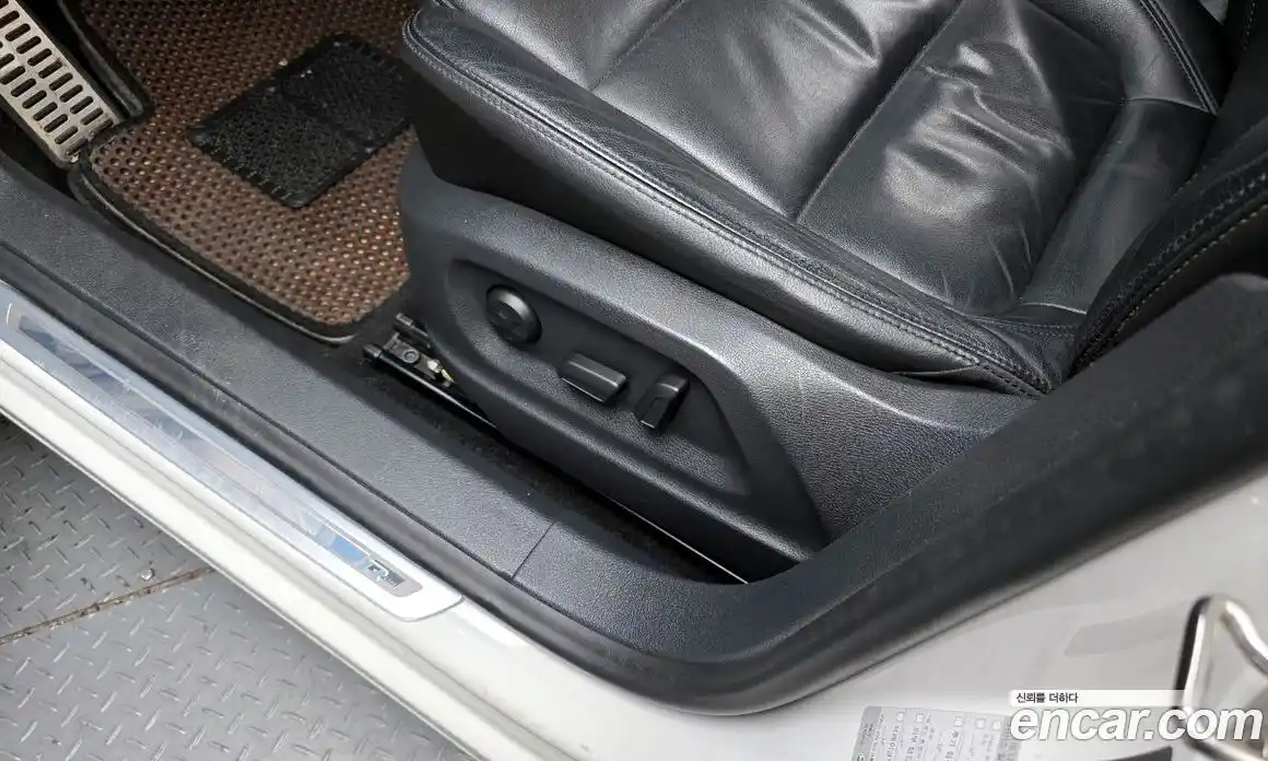 Volkswagen Tiguan 2013 2.0 Автомат в Москве № 136521, фото 14