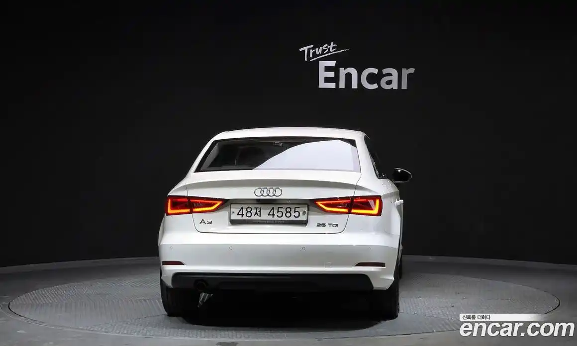 Audi A3 2015 1.6 Автомат в Москве № 142214, фото 11