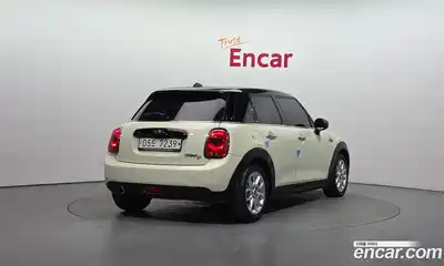 Mini Cooper 2018 1.5 Автомат в Москве № 156858, миниатюра 4