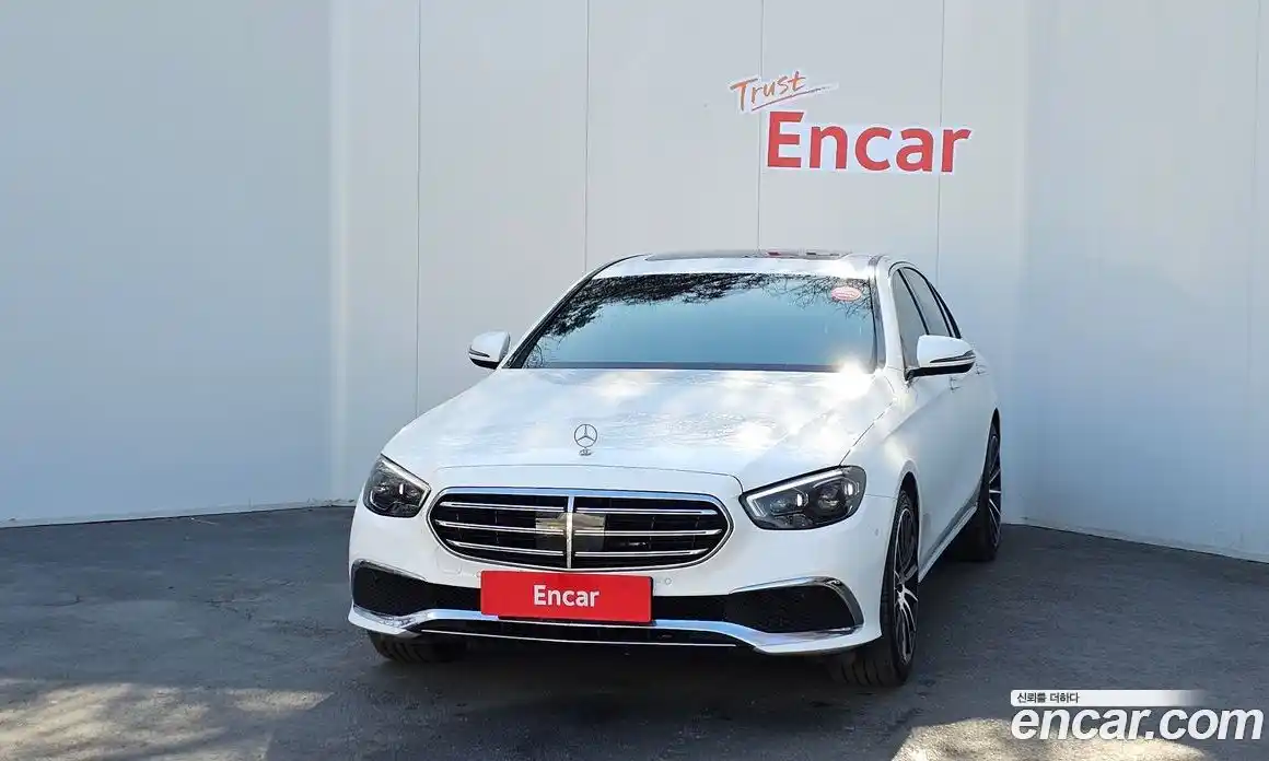 Mercedes-Benz E-Class 2021 2.0 Автомат в Москве № 161621, фото 2