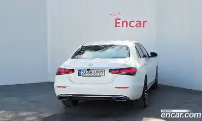 Mercedes-Benz E-Class 2021 2.0 Автомат в Москве № 161621, миниатюра 3