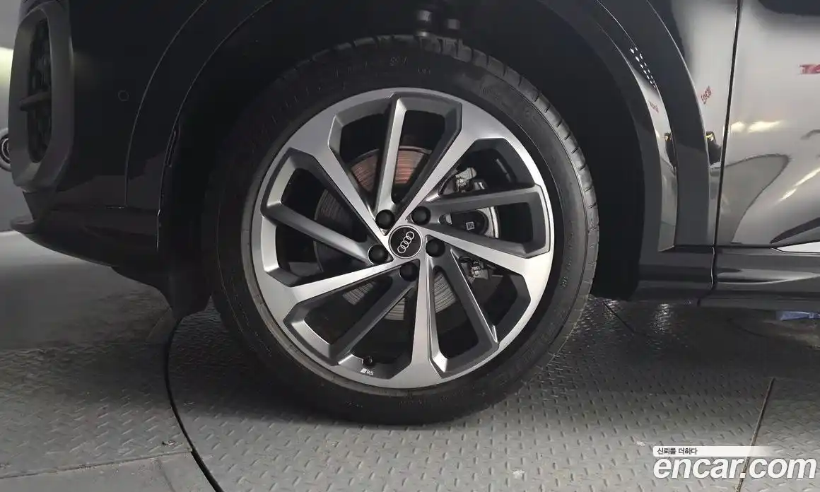 Audi Q5 2025 2.0 Автомат в Москве № 162239, фото 13