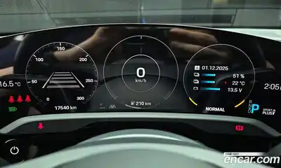 Porsche Taycan 2024 0.1 Автомат в Москве № 164956, миниатюра 8