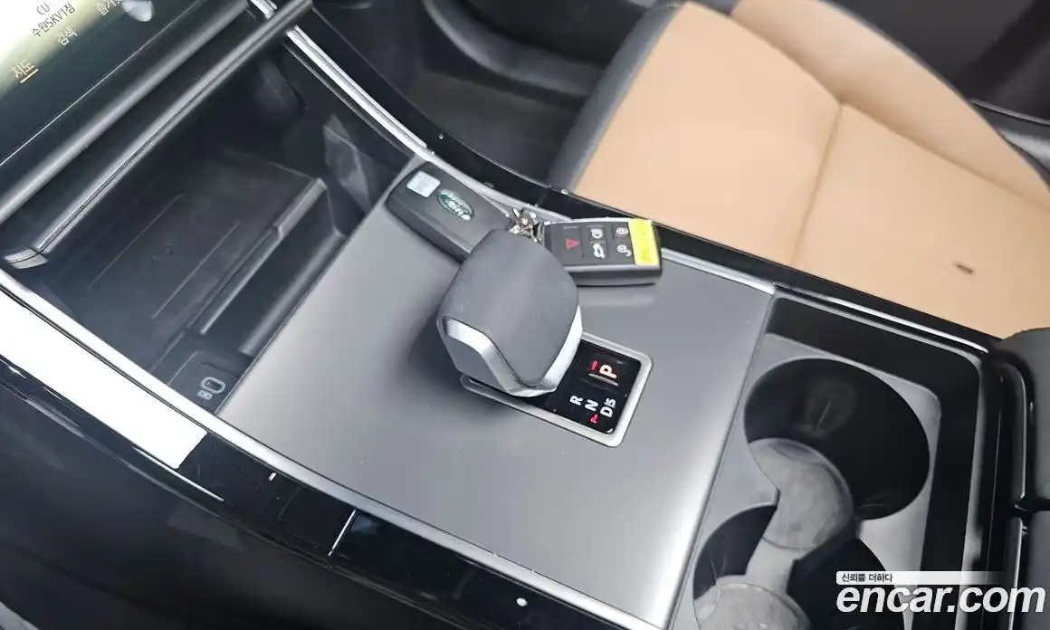 Land Rover Range-Rover Velar 2025 3.0 Автомат в Москве № 165997, фото 8