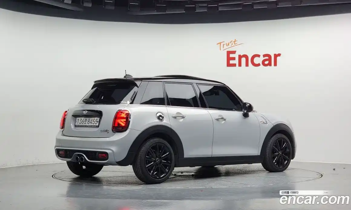 Mini Cooper 2019 2.0 Автомат в Москве № 167020, фото 16