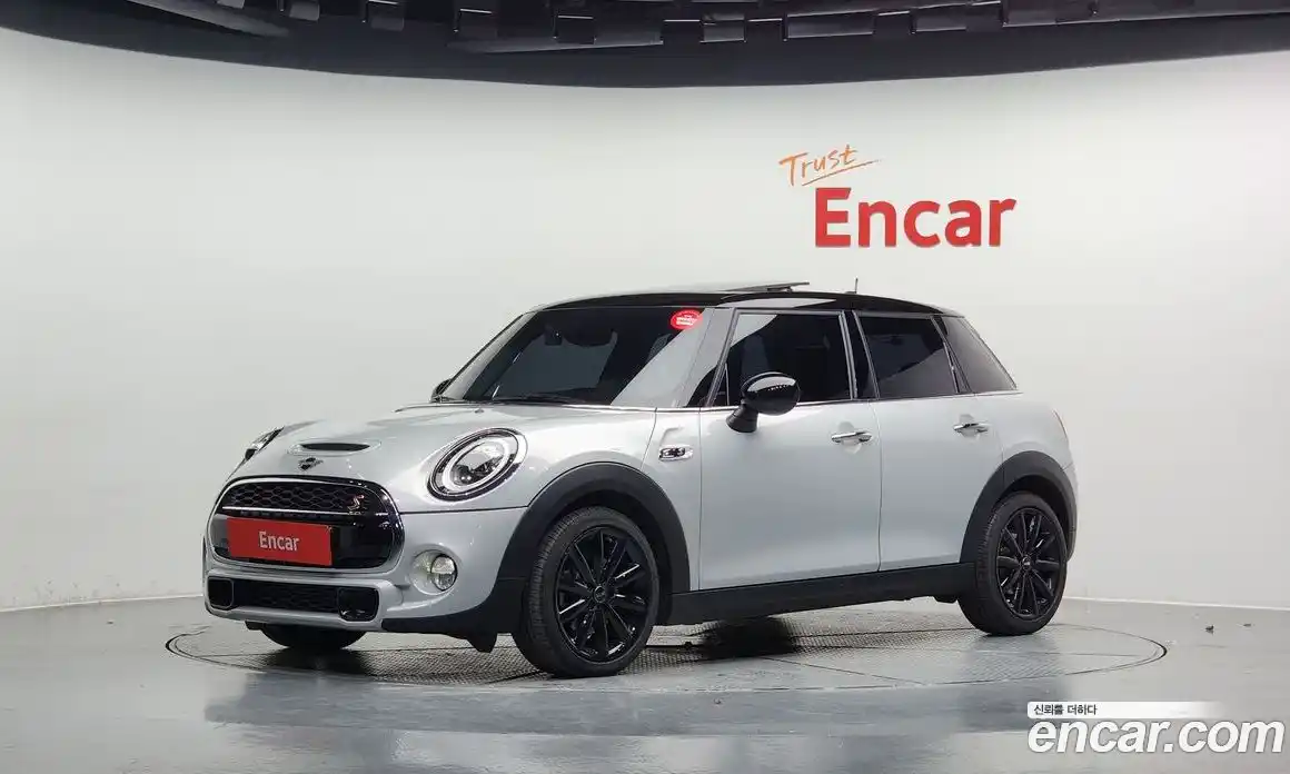 Mini Cooper 2019 2.0 Автомат в Москве № 167020, фото 19