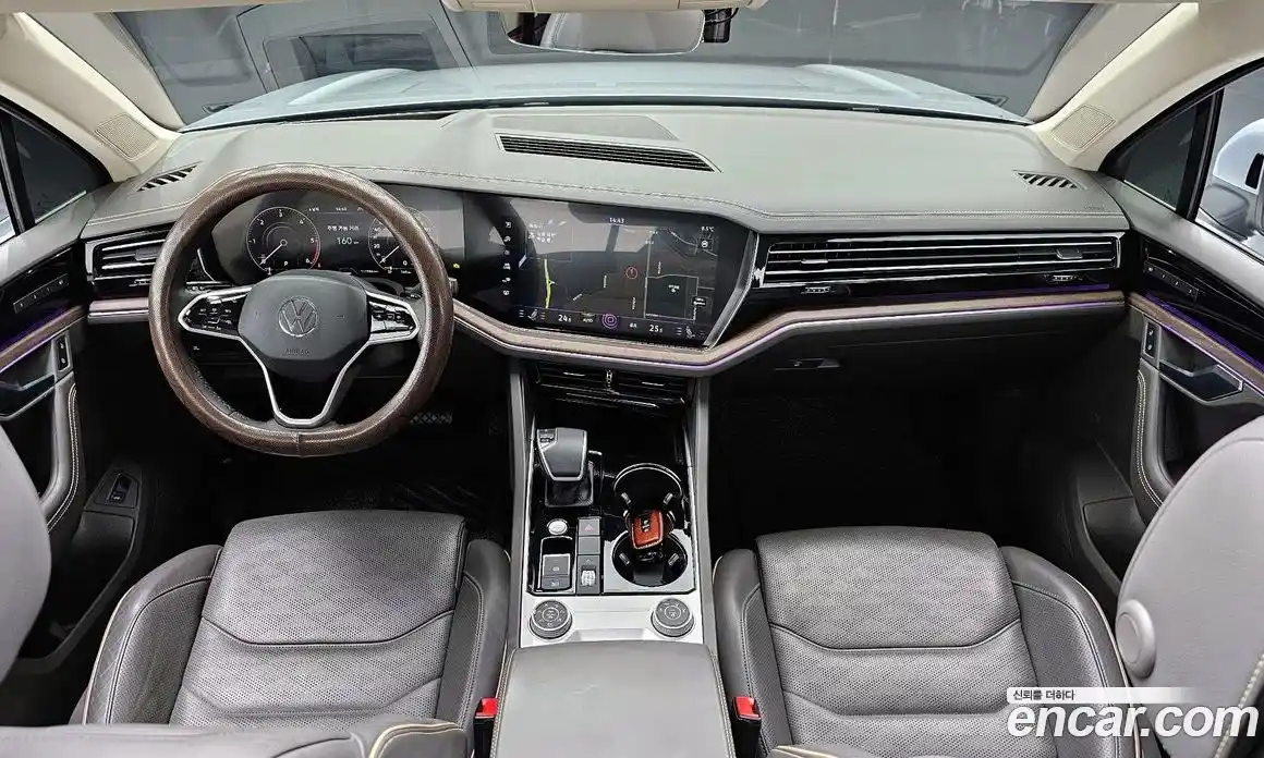 Volkswagen Touareg 2021 3.0 Автомат в Москве № 168969, фото 1